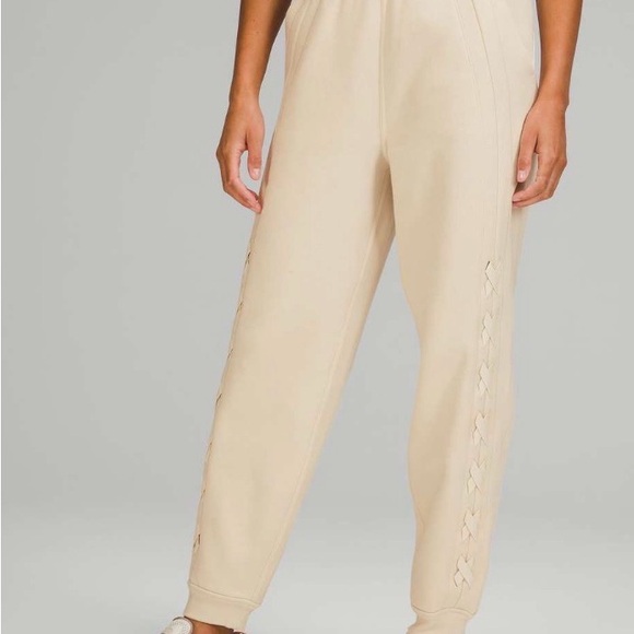 🆕️Lululemon Braided Detail High-Rise Jogger White Opal size 14 - Picture 2 of 9